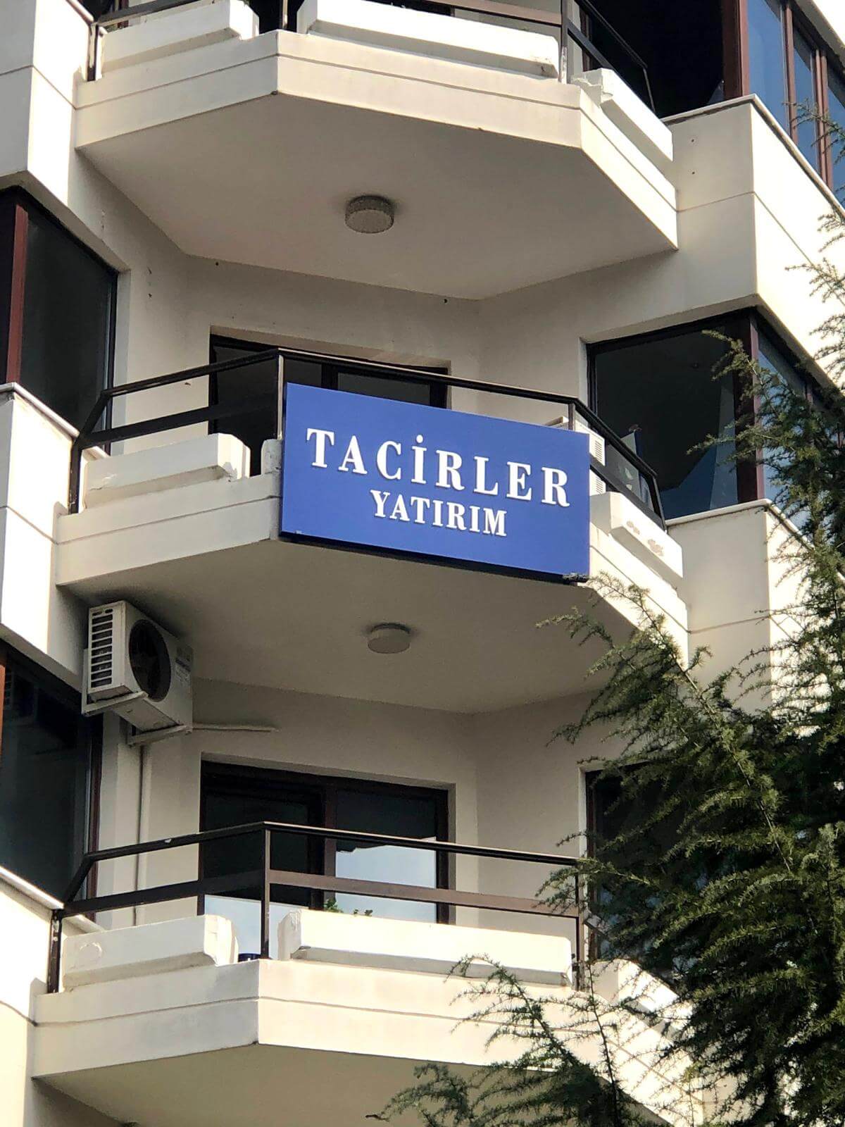 Takoz harf tabela – Üç boyutlu ve modern takoz harf tabelalar ile işletmenizi öne çıkaran A2 Reklam çözümleri.