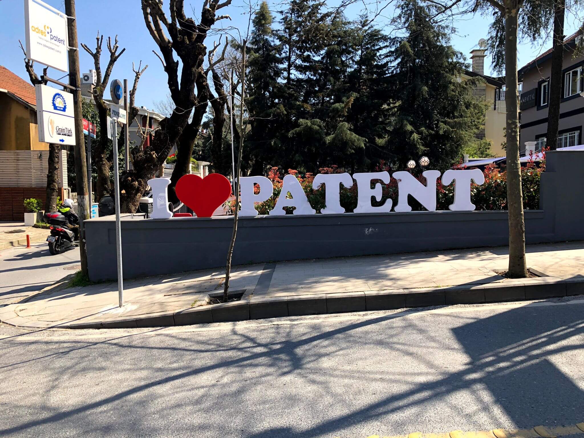 A2 Reklam Üsküdar tabela tasarımları – Estetik ve dayanıklı çözümlerle işletmenizi öne çıkarın.